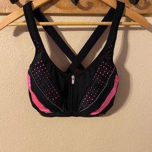 Victoria’s Secret sports bra 32 D